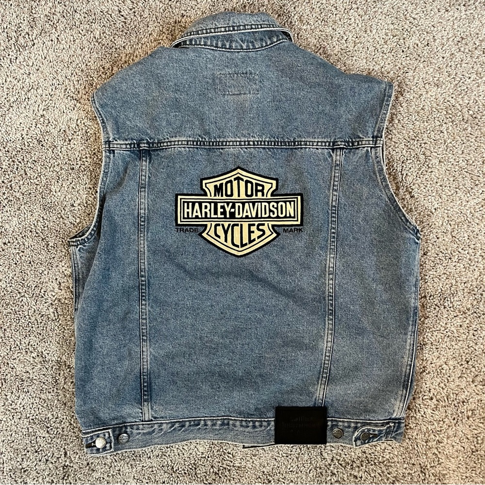 VINTAGE HARLEY DAVIDSON DENIM VEST w/BIKER PINS MADE IN CANADA SIZE MENS MEDIUM